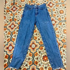Mom jeans size 4 in women’s